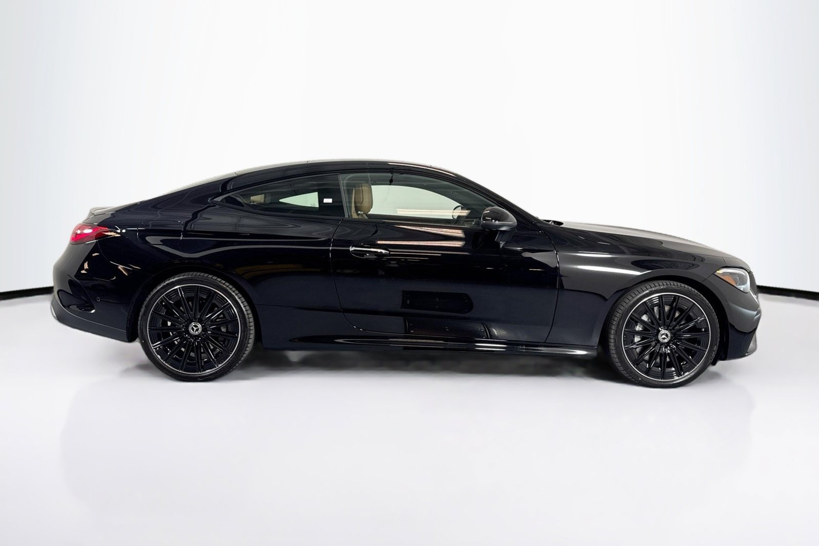 New 2026 Mercedes-Benz CLE 450 4MATIC Coupe image 4