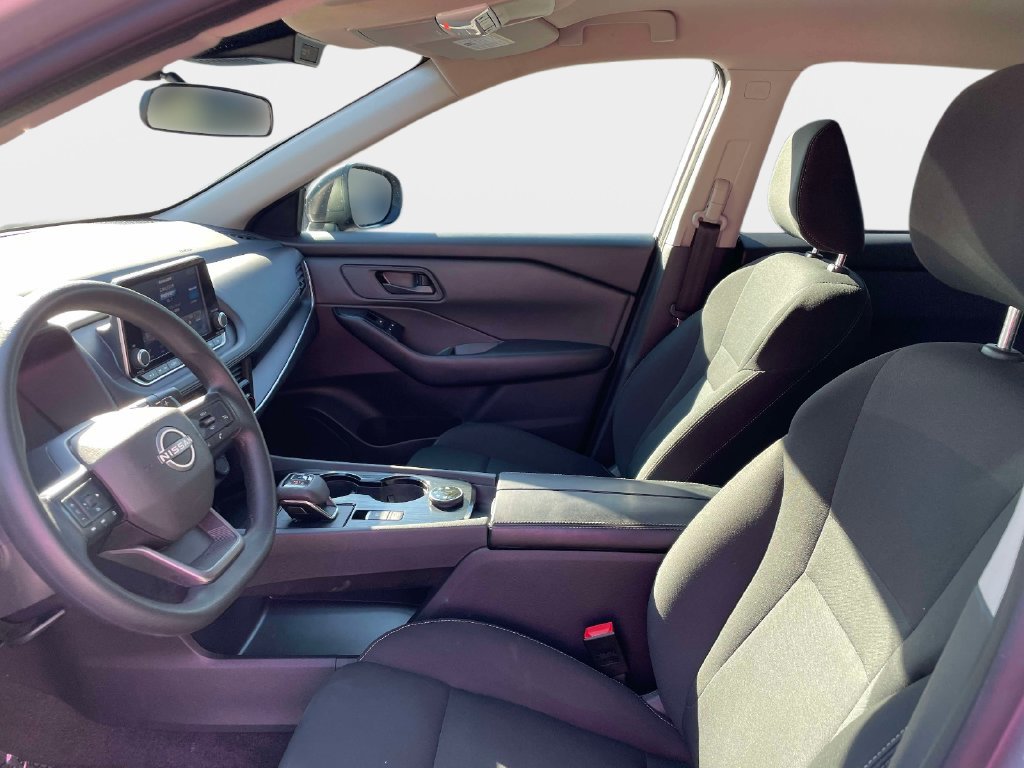 Used 2025 Nissan Rogue S AWD/4WD image 22