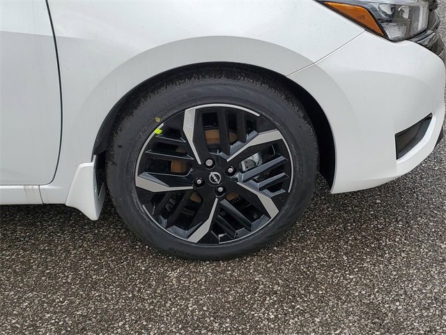 New 2025 Nissan Versa SR w/ Trunk Package image 6