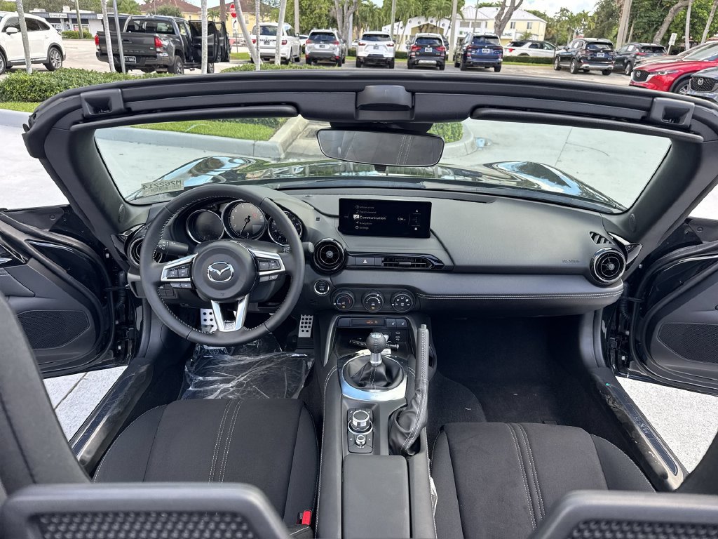 New 2026 MAZDA MX-5 Miata Club w/ Interior Package RWD image 35
