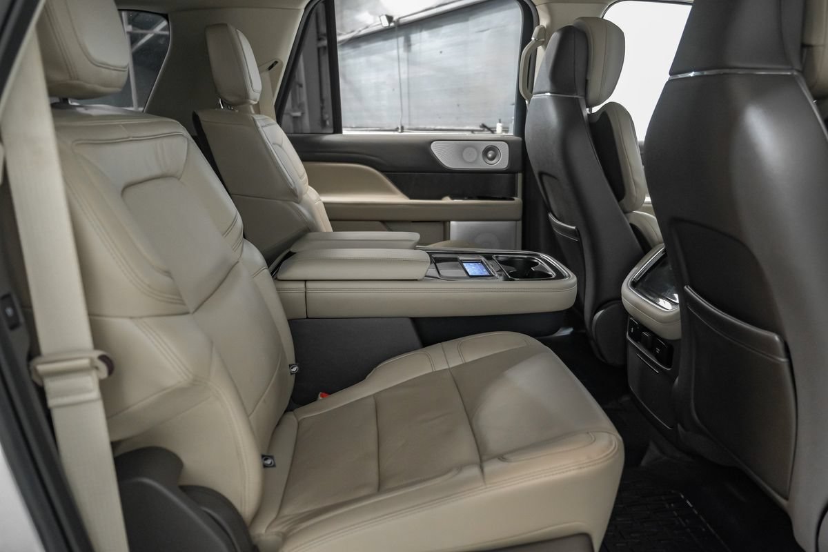 Used 2022 Lincoln Navigator L Reserve AWD/4WD image 33