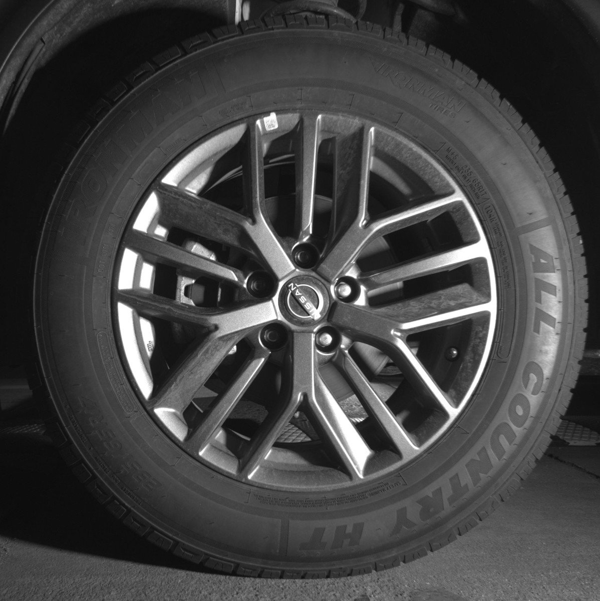 Used 2023 Nissan Rogue S image 12