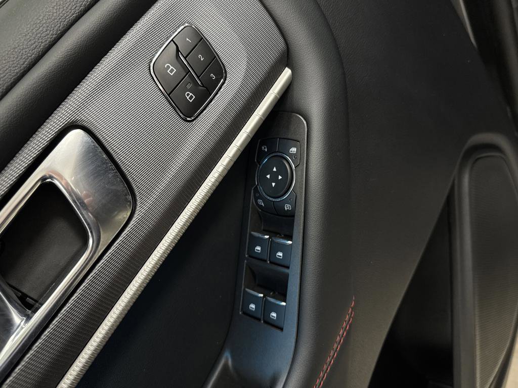 Used 2025 Ford Explorer ST-Line w/ Premium Package image 31