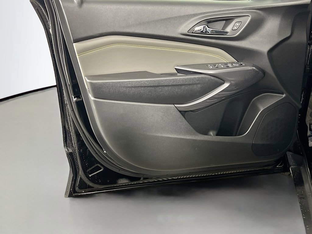 New 2026 Chevrolet Trax ACTIV w/ Driver Confidence Package image 17