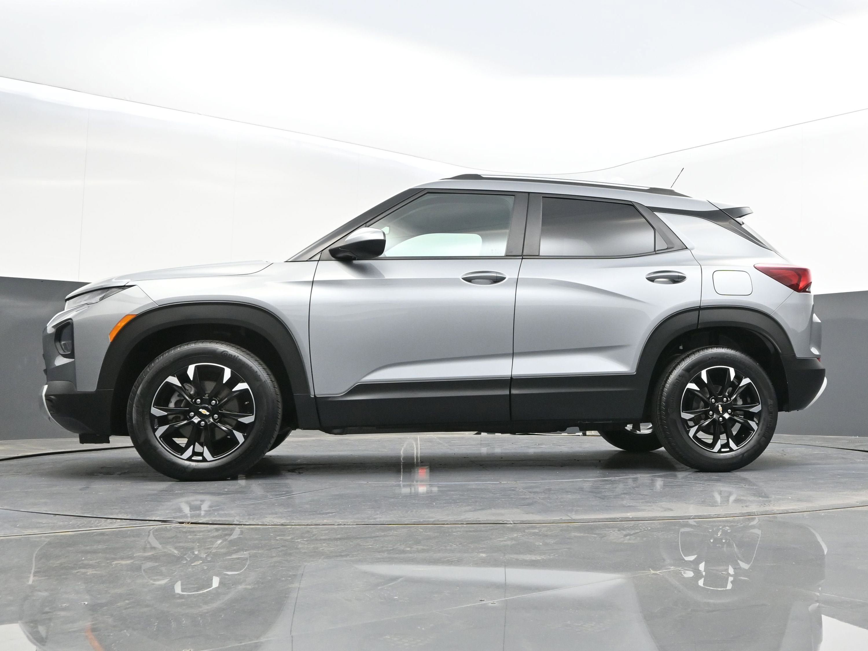 Certified 2023 Chevrolet TrailBlazer LT w/ Convenience Package FWD image 38