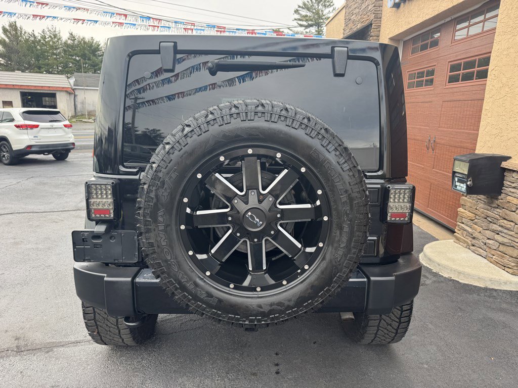 Used 2015 Jeep Wrangler Unlimited Sahara image 14