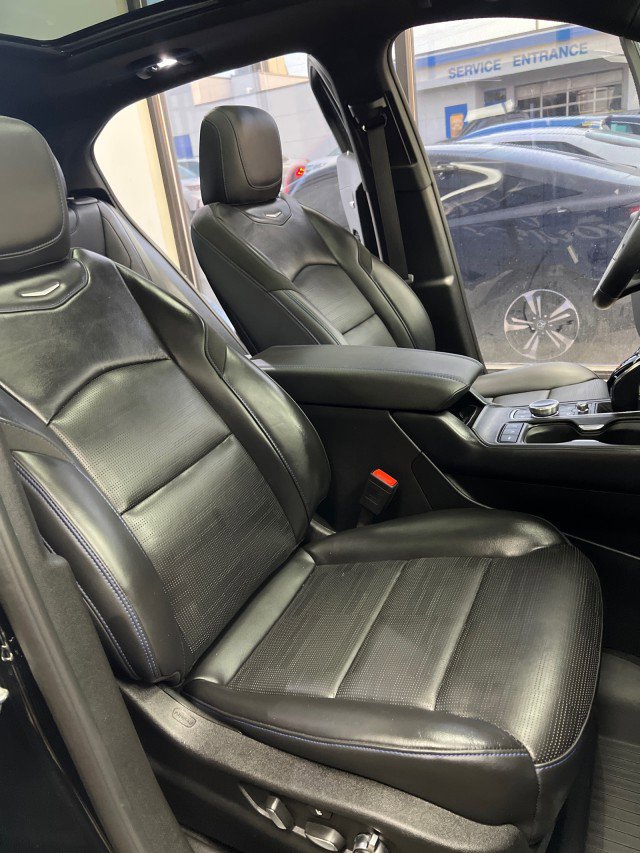 Used 2024 Cadillac XT4 Sport image 14