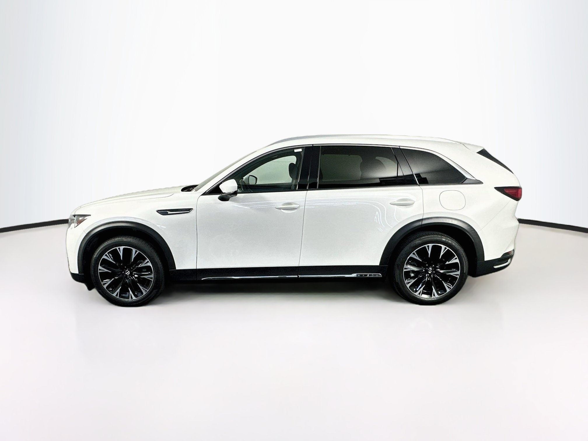 Used 2024 MAZDA CX-90 Plug-In Hybrid w/ Premium Plus AWD/4WD image 4