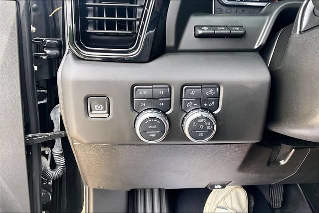 Used 2025 GMC Sierra 2500 AT4X AWD/4WD image 16