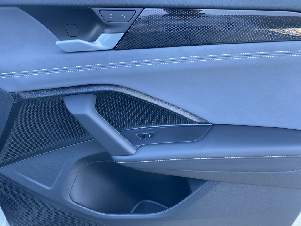 New 2026 Volkswagen Tiguan SE R-Line image 26