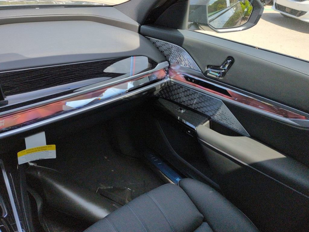 New 2026 BMW 760i xDrive w/ Executive Package AWD/4WD image 17