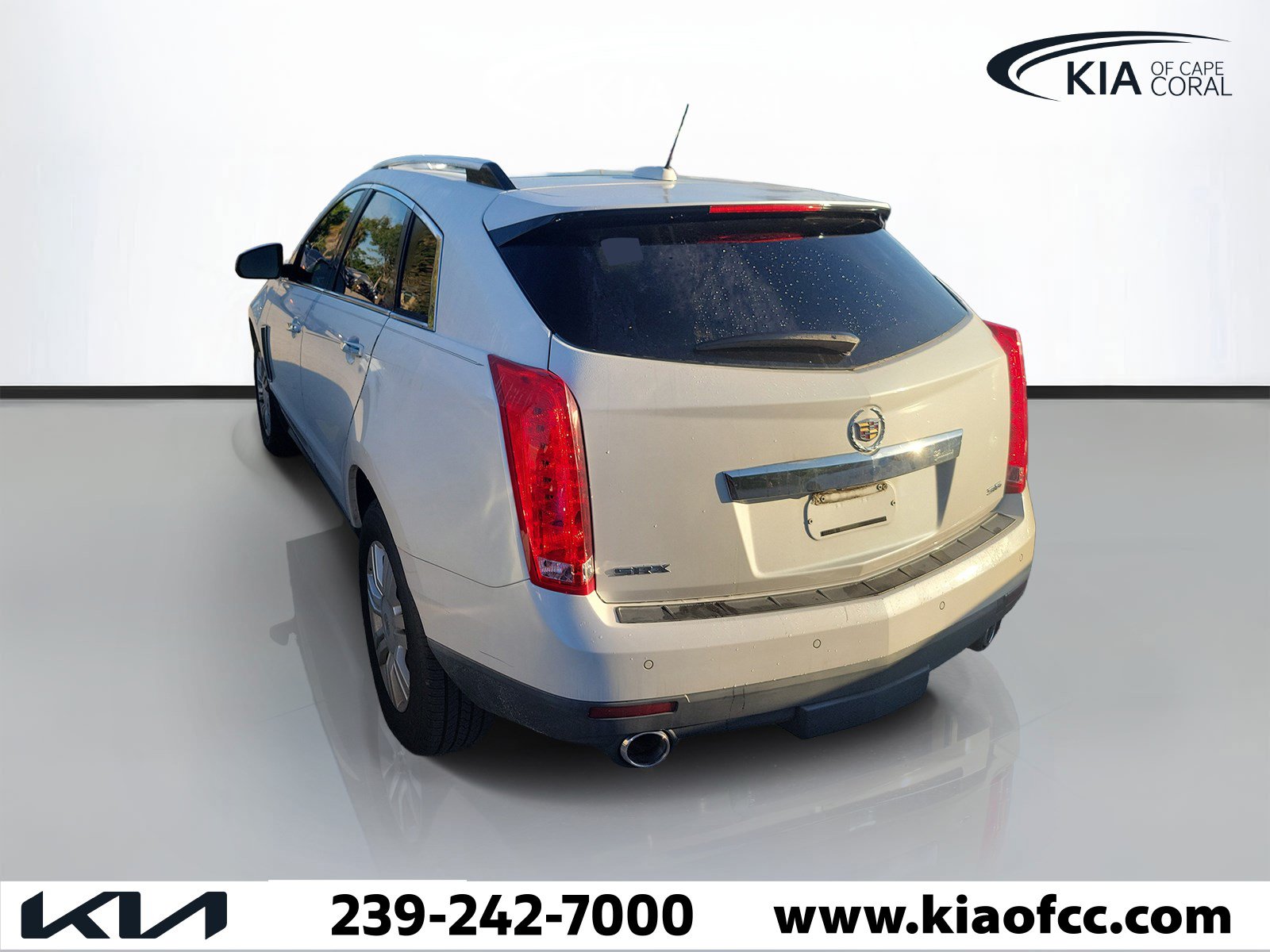 Used 2016 Cadillac SRX Luxury w/ Driver Awareness Package FWD image 4