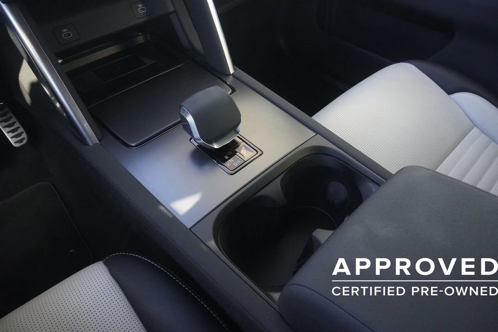 Used 2025 Land Rover Discovery Sport Dynamic SE image 14