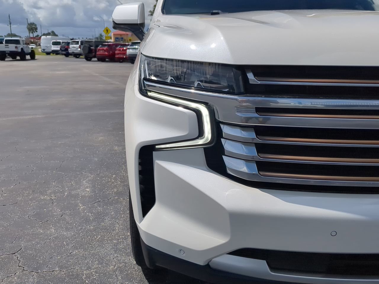 Used 2024 Chevrolet Suburban High Country image 10