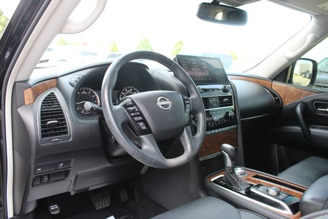 Used 2021 Nissan Armada SL w/ Captain's Chairs Package AWD/4WD image 2