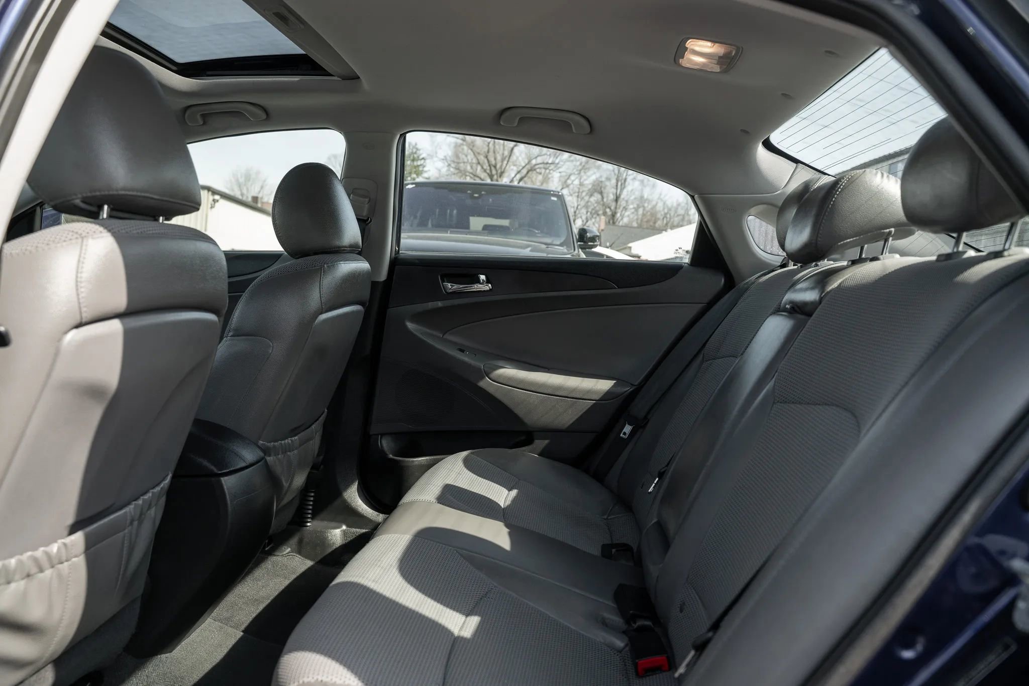 Used 2013 Hyundai Sonata SE w/ Navigation & Sunroof Pkg image 8