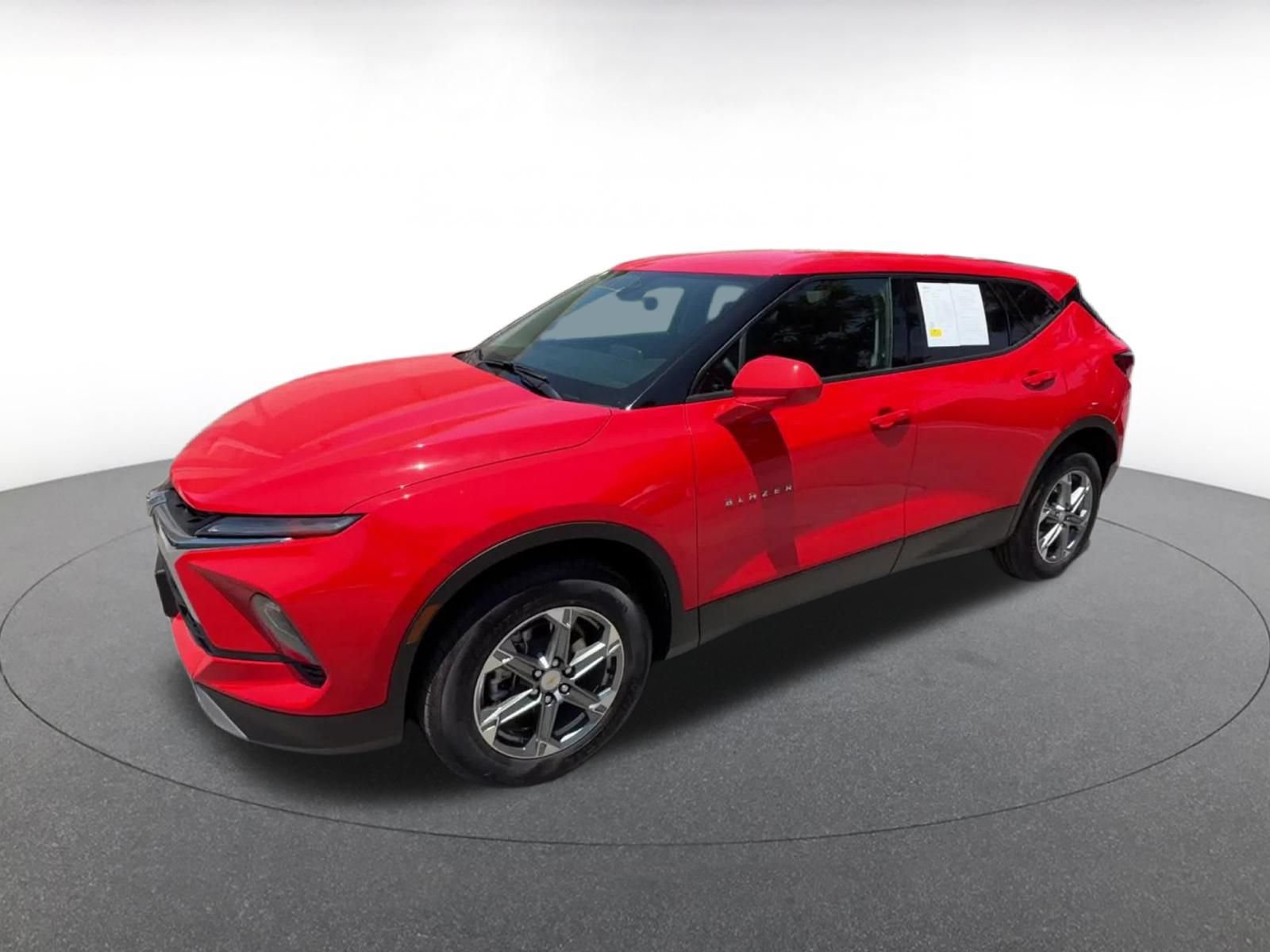 Used 2025 Chevrolet Blazer LT FWD image 8
