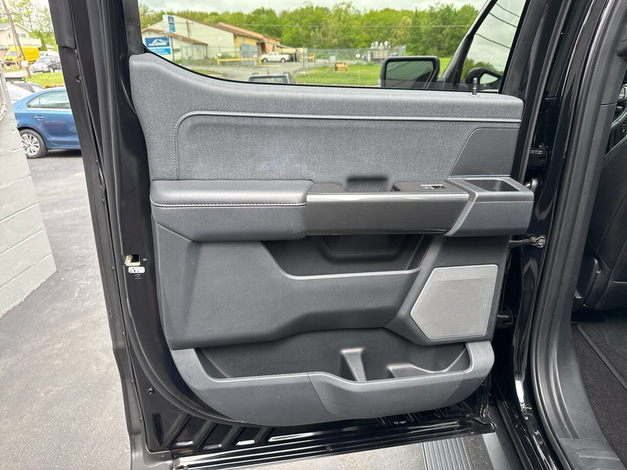 Used 2022 Ford F150 Lariat w/ Equipment Group 502A High image 23