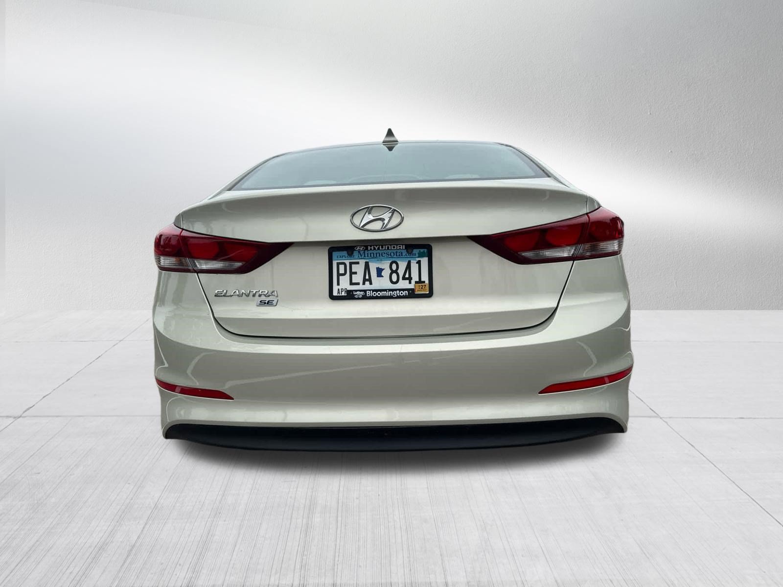 Used 2017 Hyundai Elantra SE w/ Cargo Package FWD image 5