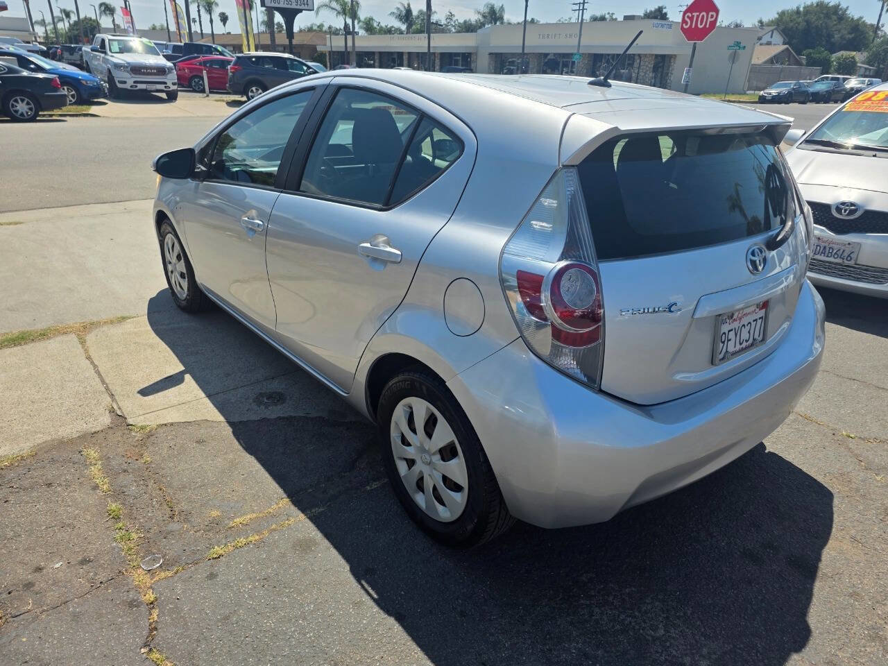 Used 2013 Toyota Prius C Two image 4