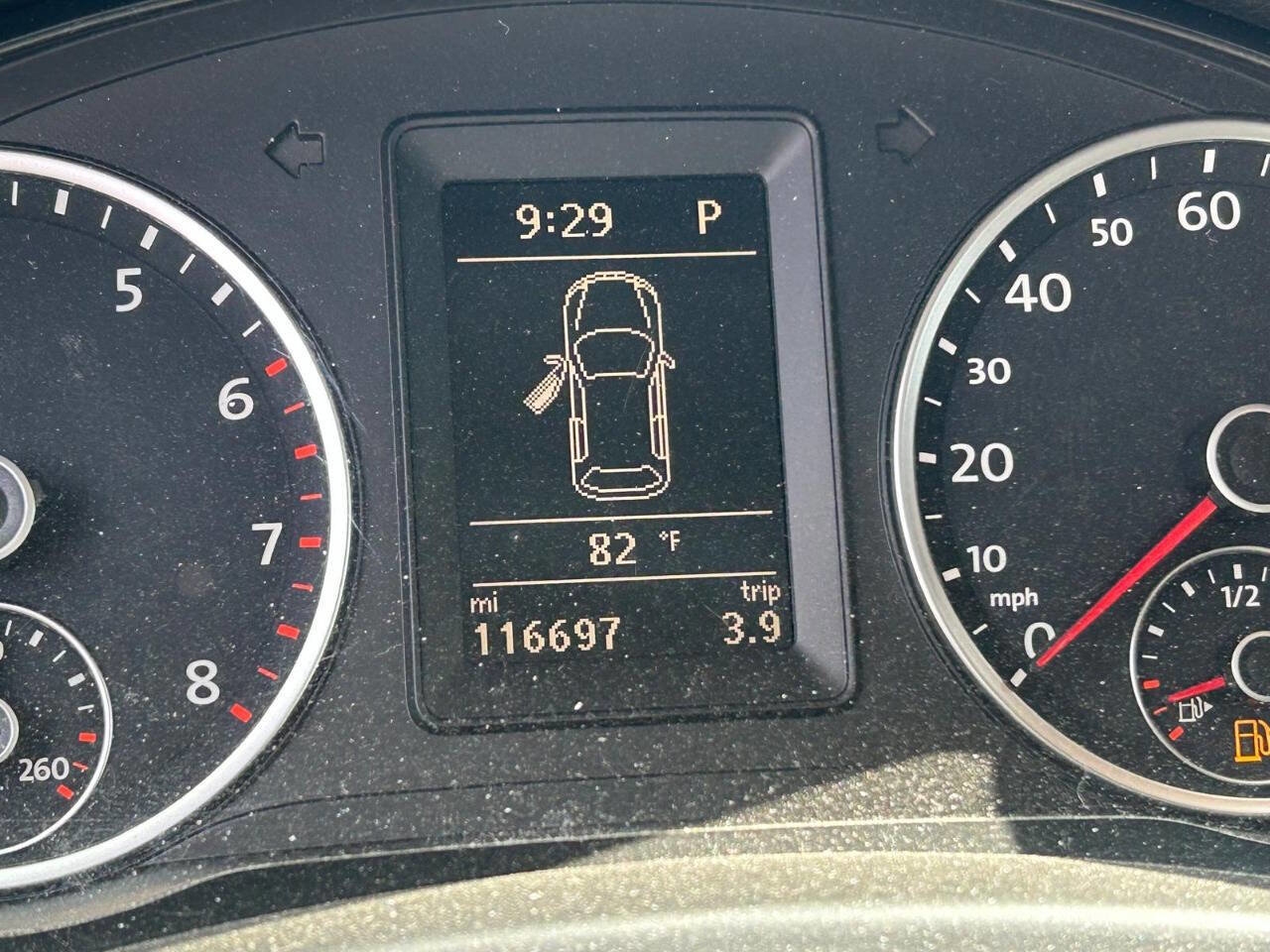 Used 2013 Volkswagen Tiguan S image 34