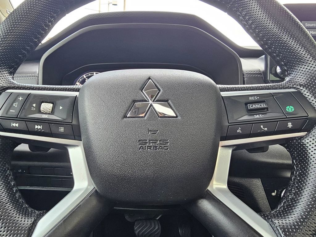 Used 2023 Mitsubishi Outlander SE image 19