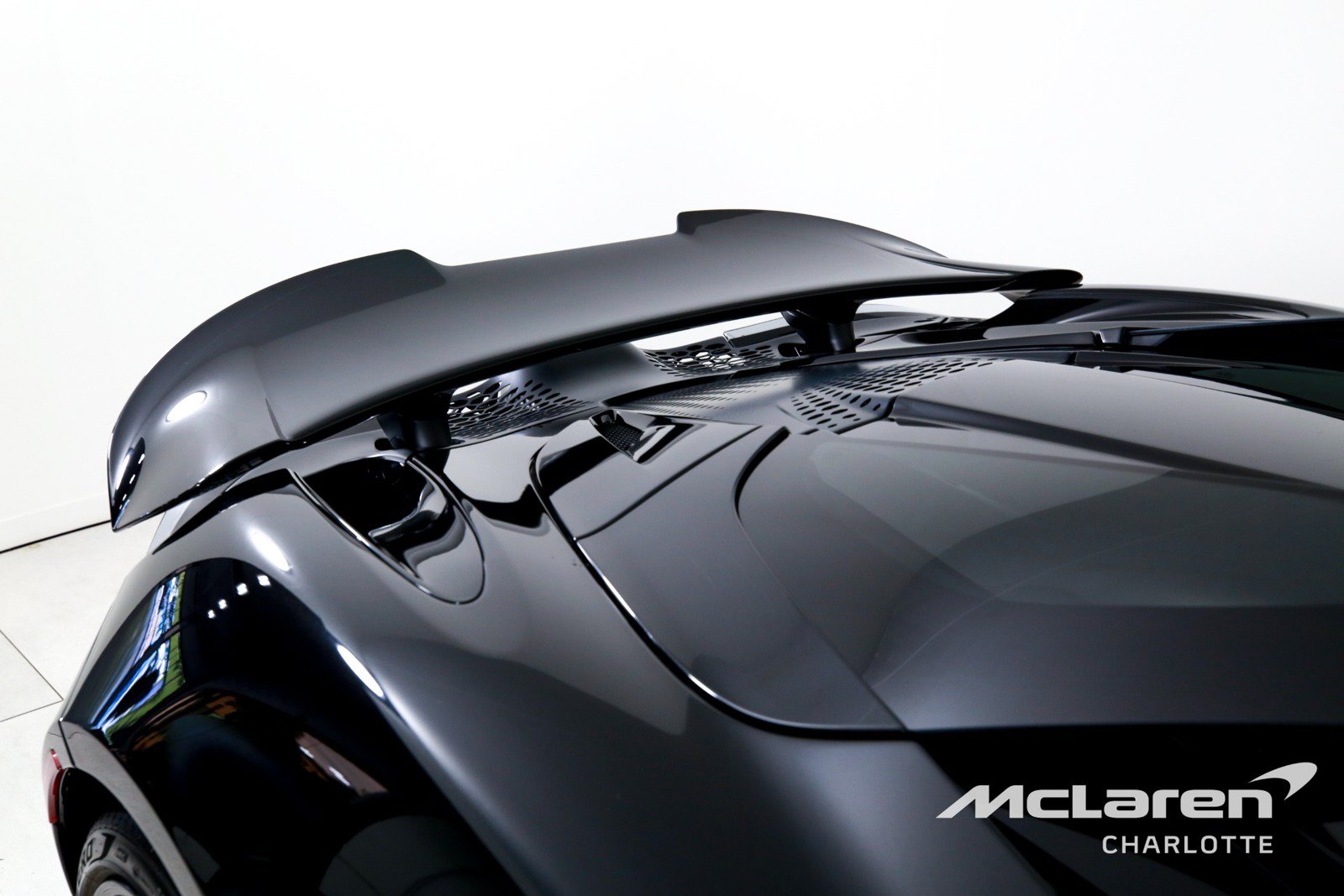 Used 2026 McLaren 750S Spider RWD image 30