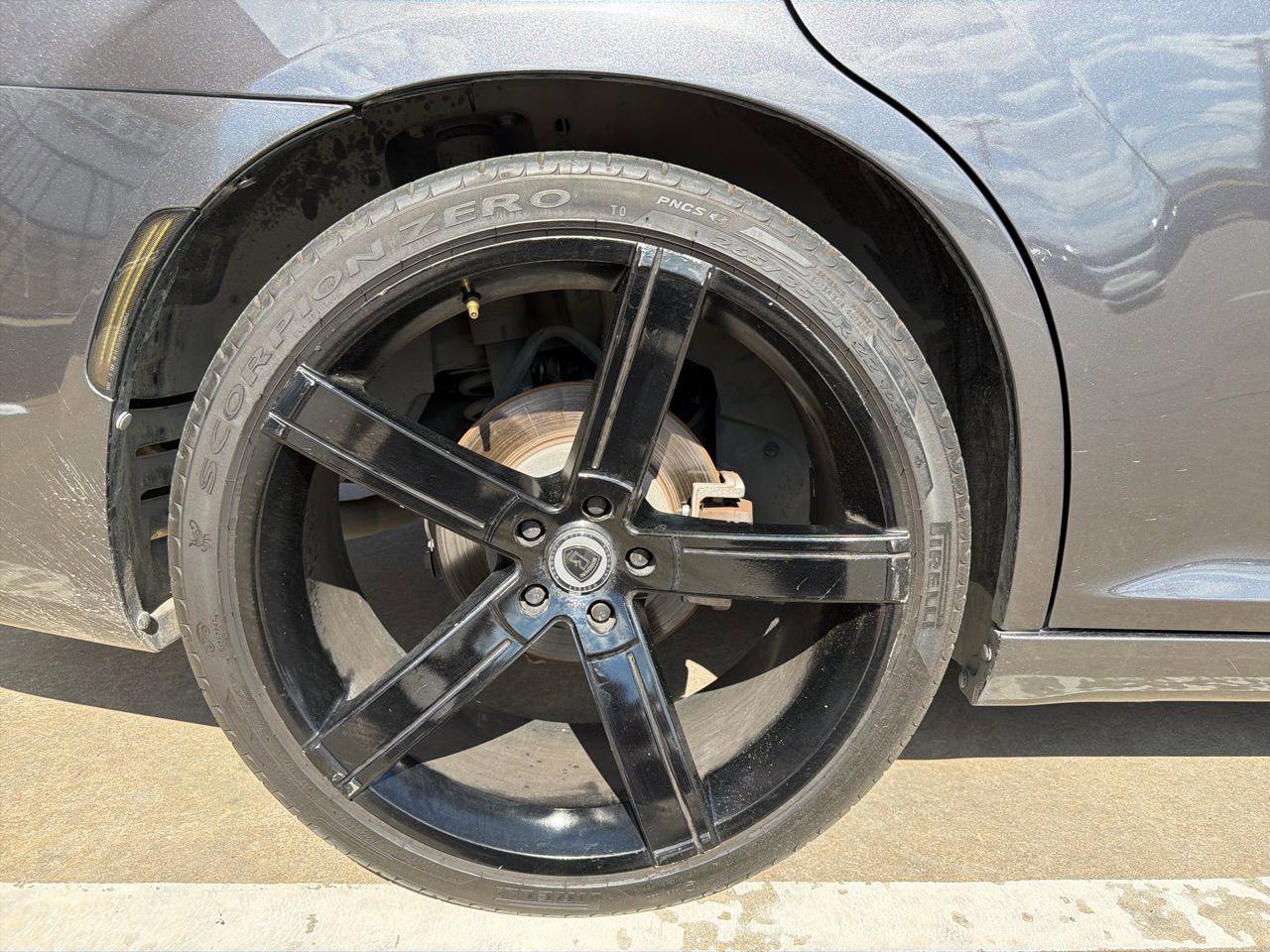 Used 2018 Chrysler 300 Touring w/ Chrome Appearance Package RWD image 26