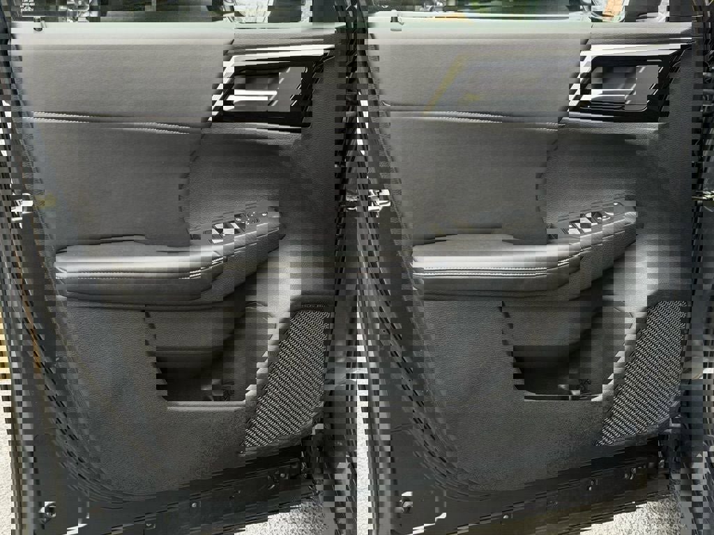 Used 2024 Mitsubishi Outlander SE image 23