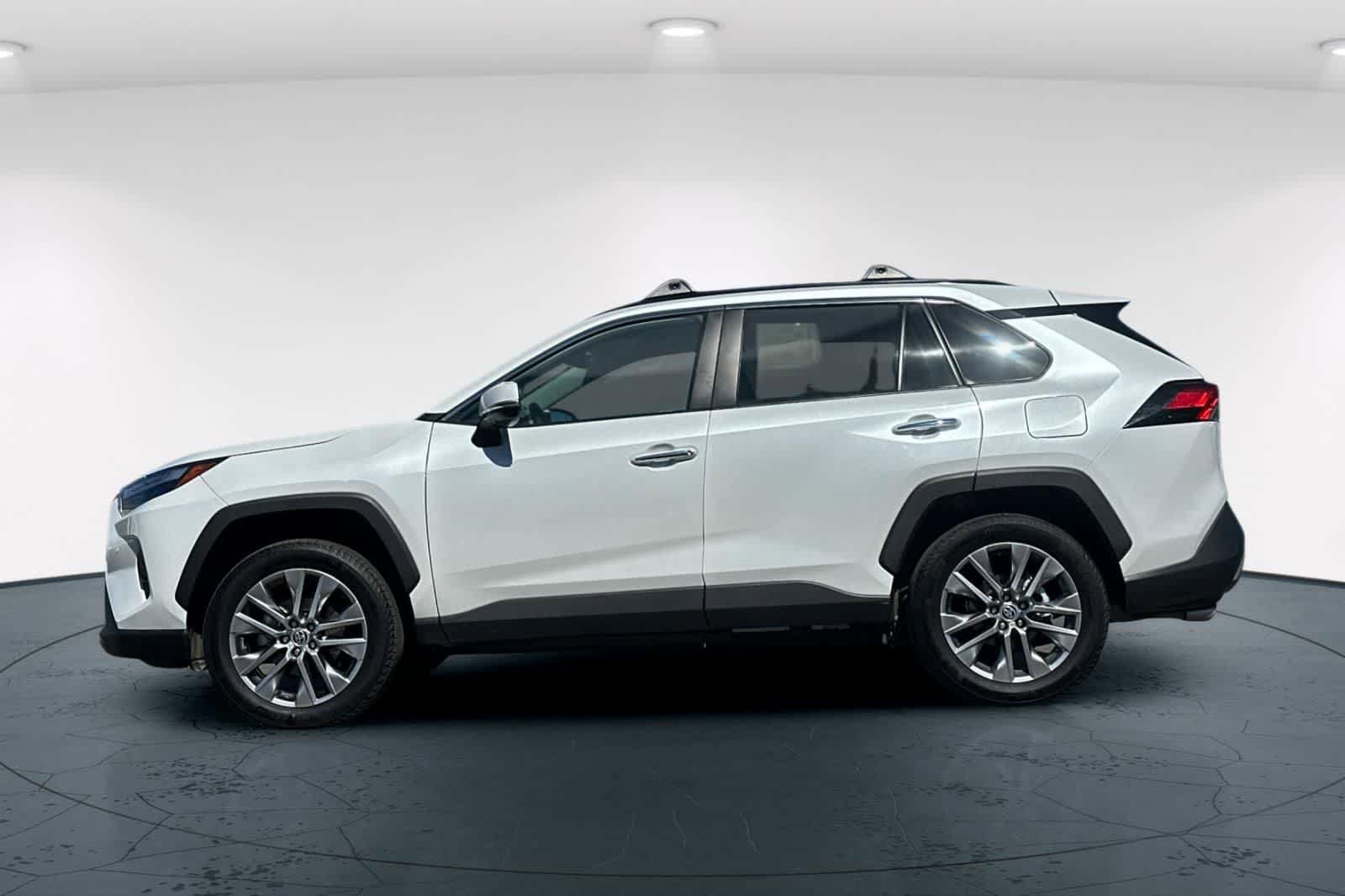 Used 2023 Toyota RAV4 Limited AWD/4WD image 9
