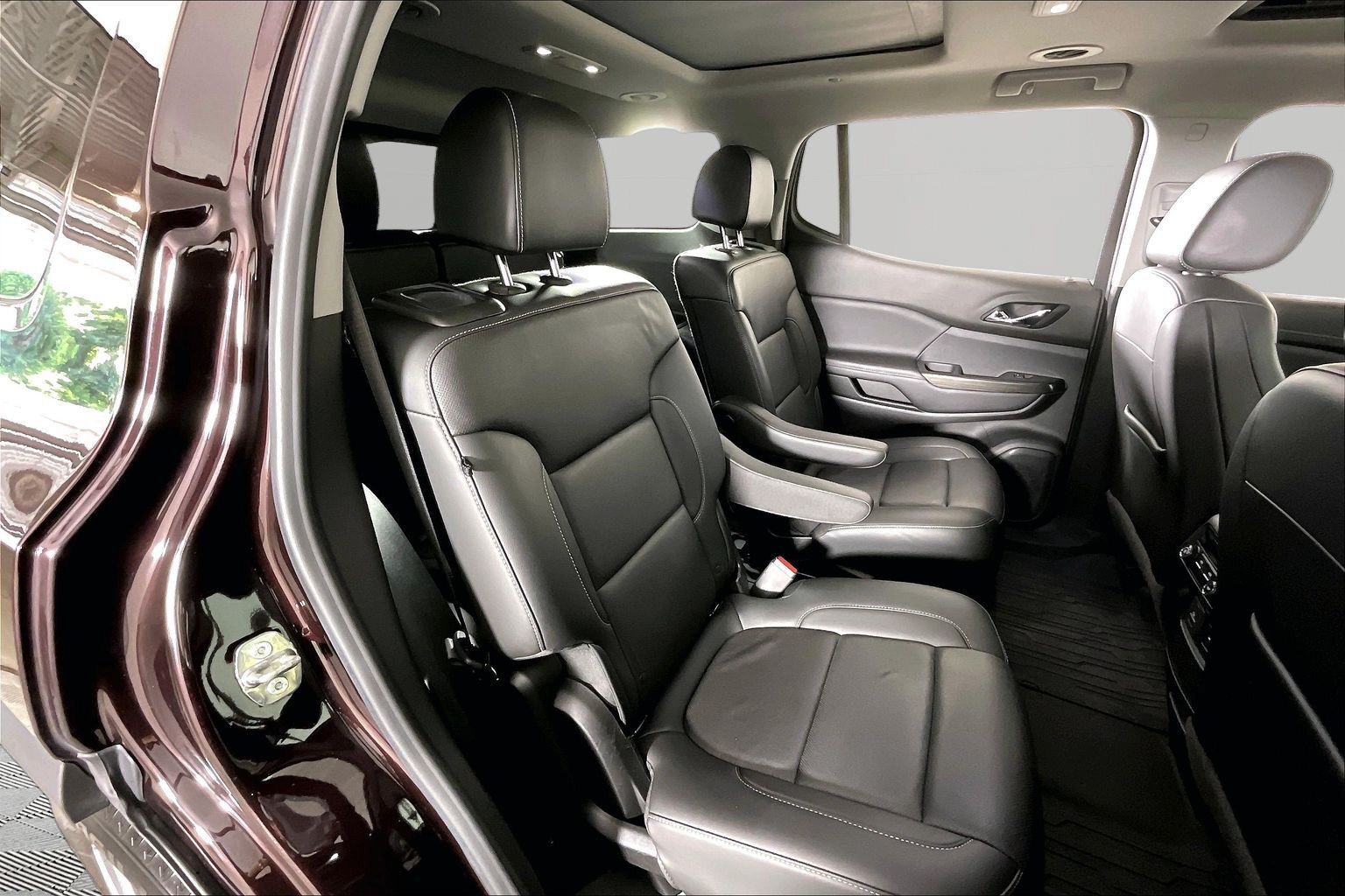 Used 2021 GMC Acadia SLT w/ LPO, Adventure Package AWD/4WD image 25