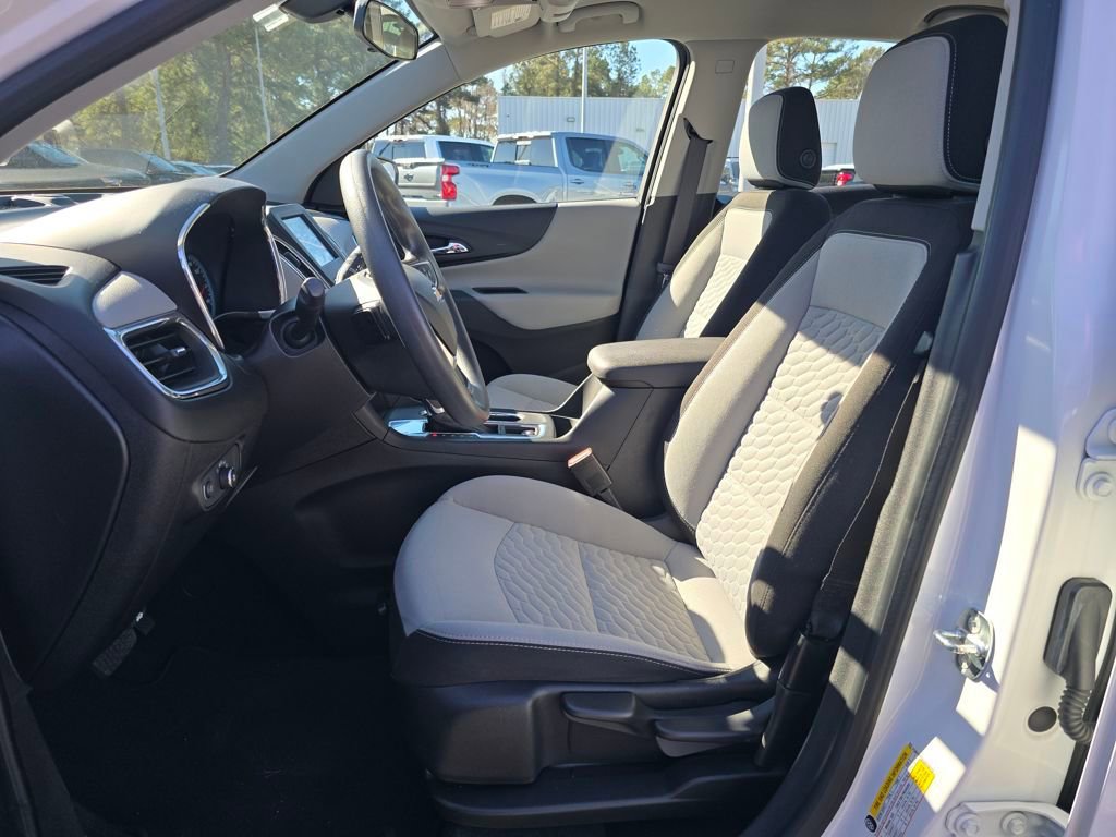 Used 2018 Chevrolet Equinox LS image 28