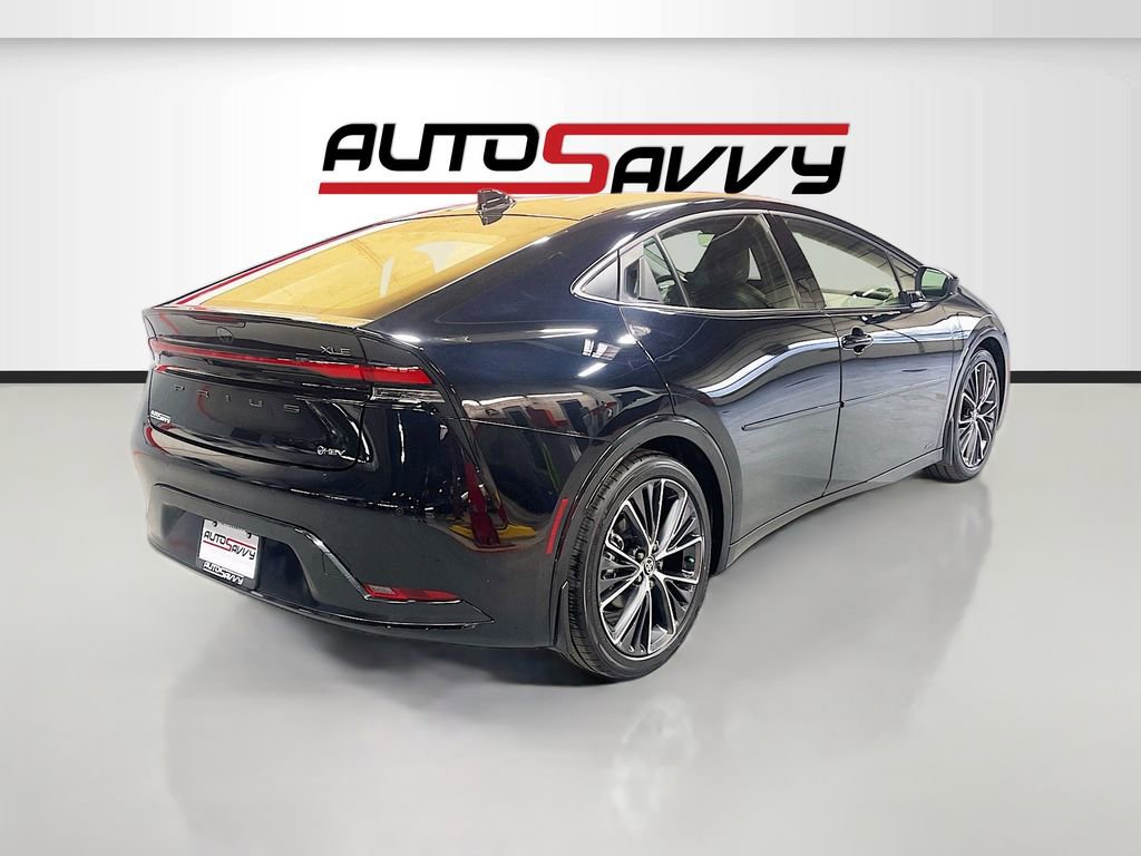 Used 2024 Toyota Prius XLE AWD/4WD image 7