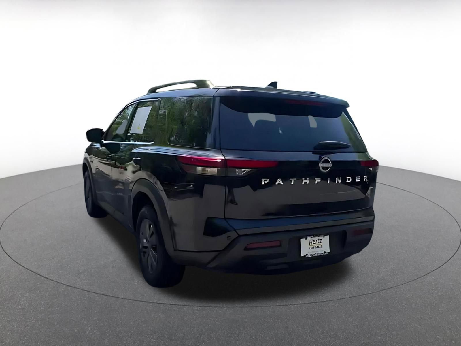 Used 2025 Nissan Pathfinder SV FWD image 11