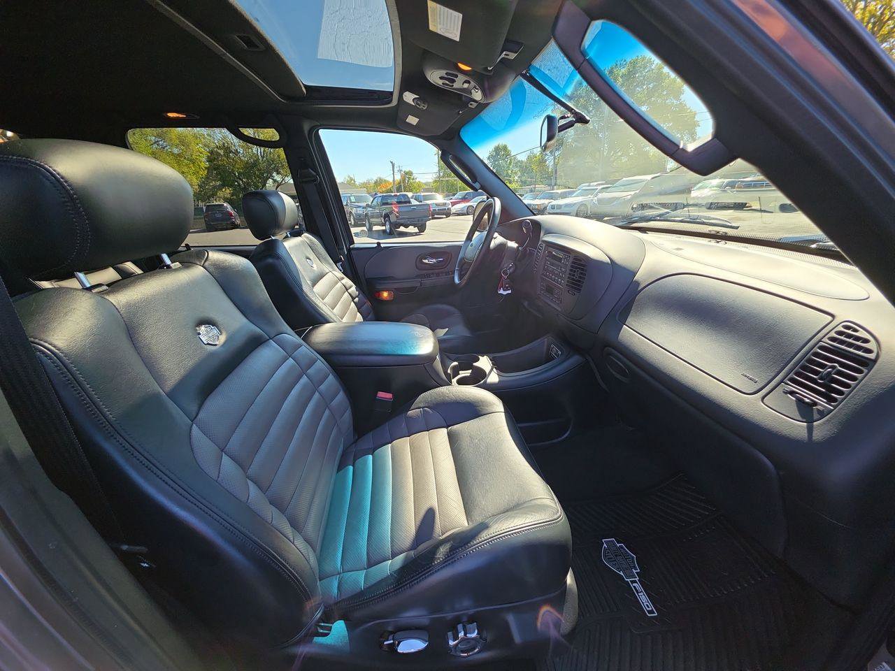 Used 2002 Ford F150 Harley-Davidson image 8