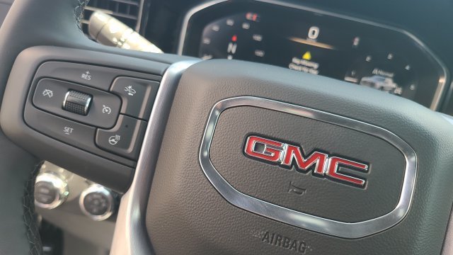 New 2026 GMC Sierra 1500 Elevation w/ LPO, Elevation Black Package AWD/4WD image 15