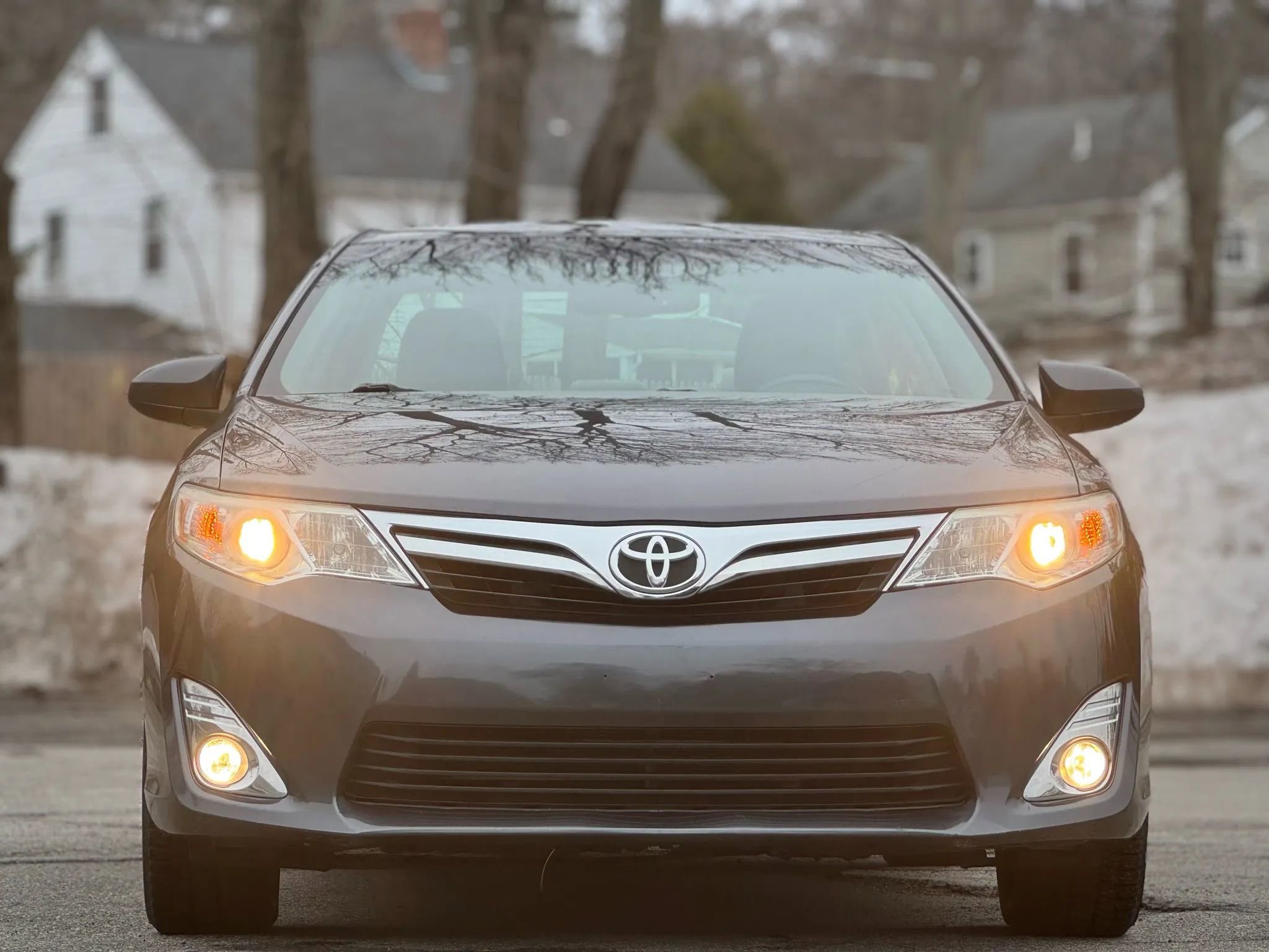 Used 2014 Toyota Camry XLE w/ Leather Package FWD image 2