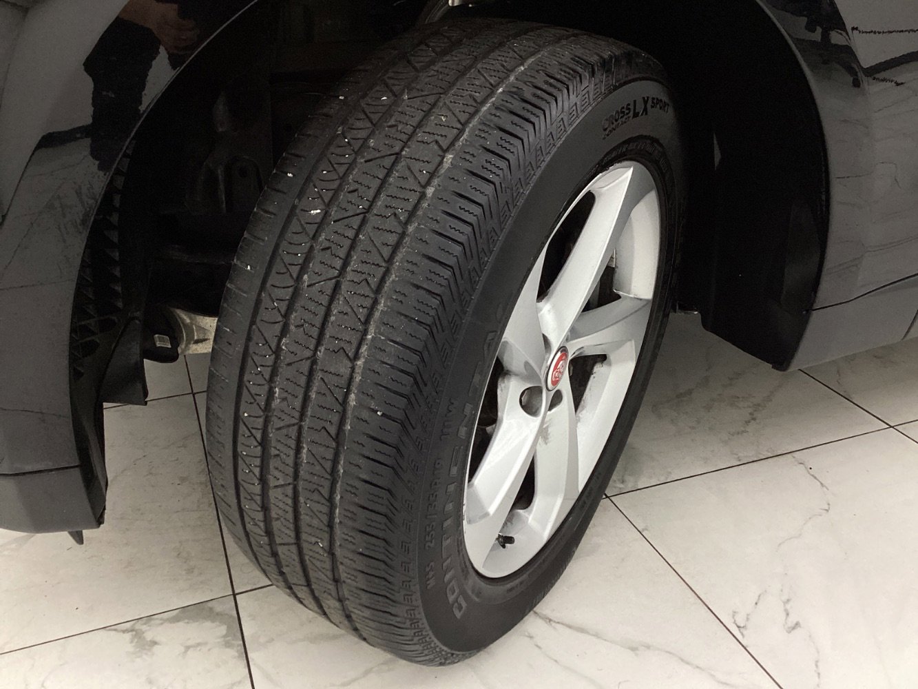 Used 2018 Jaguar F-PACE Premium image 46