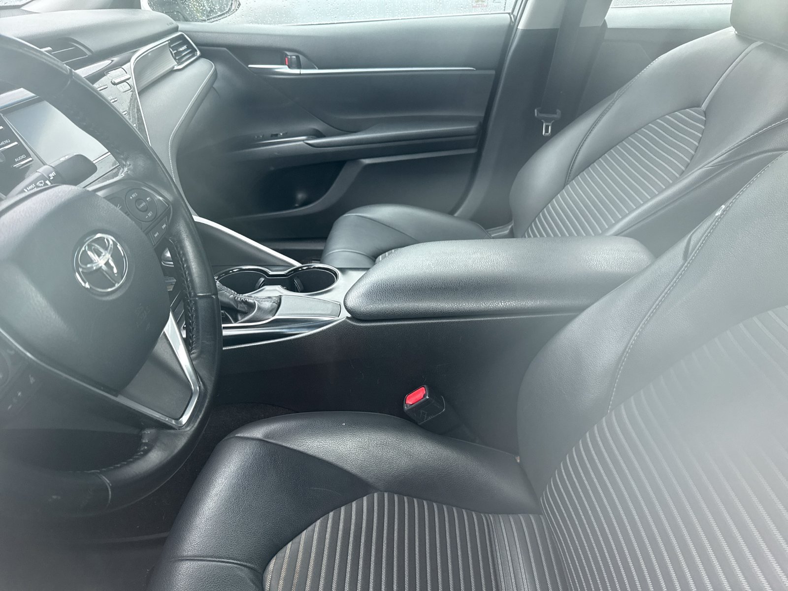 Used 2018 Toyota Camry SE w/ Moonroof Package FWD image 13