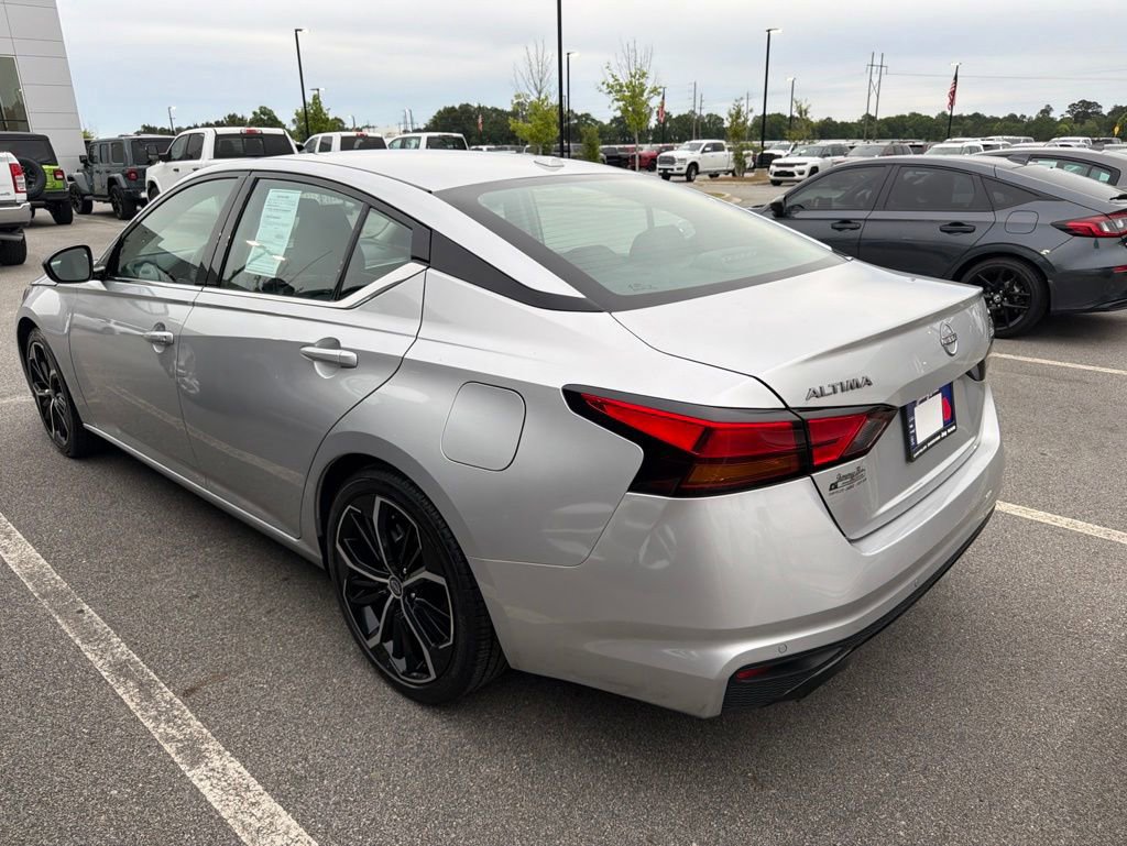 Used 2024 Nissan Altima 2.5 SR FWD image 6