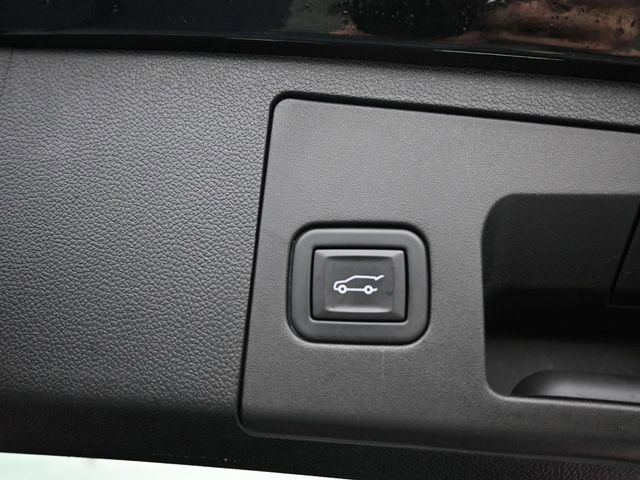 Used 2023 Cadillac XT4 Premium Luxury image 37