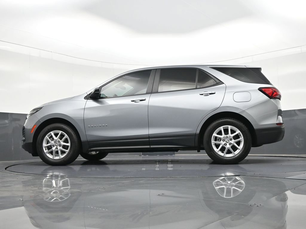 Used 2023 Chevrolet Equinox LS FWD image 24