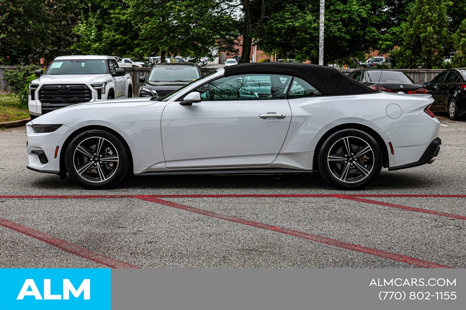 Used 2025 Ford Mustang Premium RWD image 10