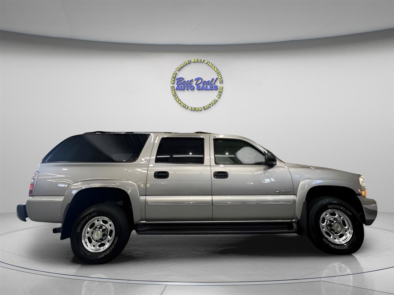 Used 2000 Chevrolet Suburban 2500 LS w/ LS Preferred Equipment Group AWD/4WD image 6