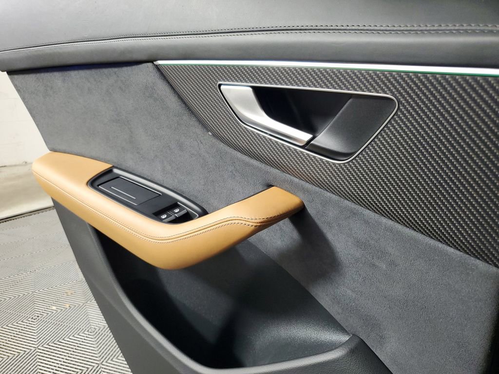 Used 2024 Audi RS Q8 w/ Black Optic Package image 17