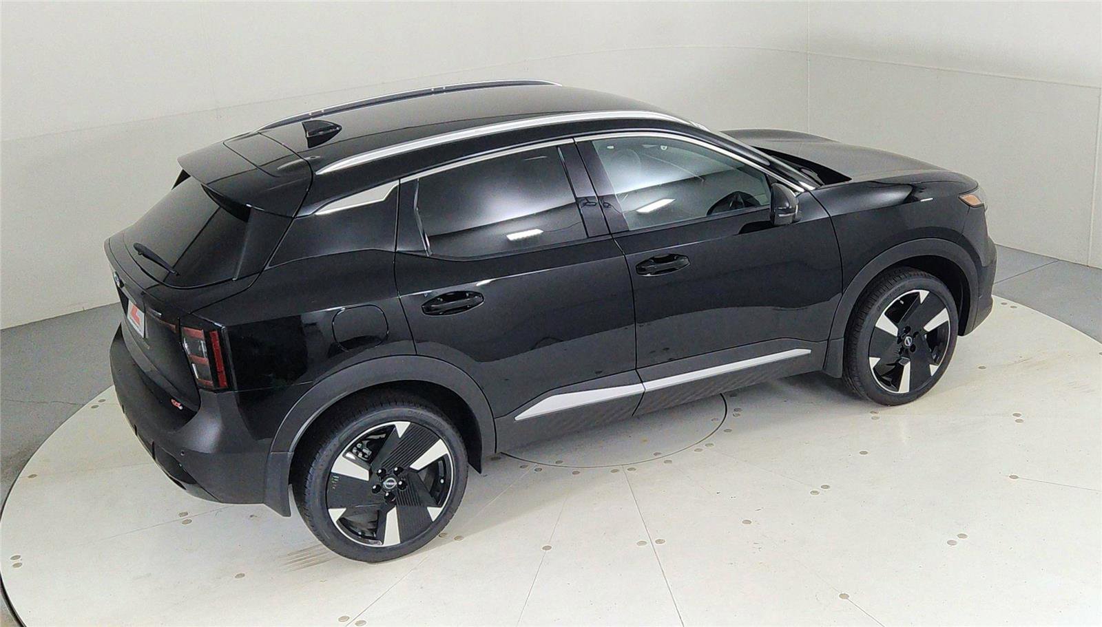 Used 2025 Nissan Kicks SR FWD image 23