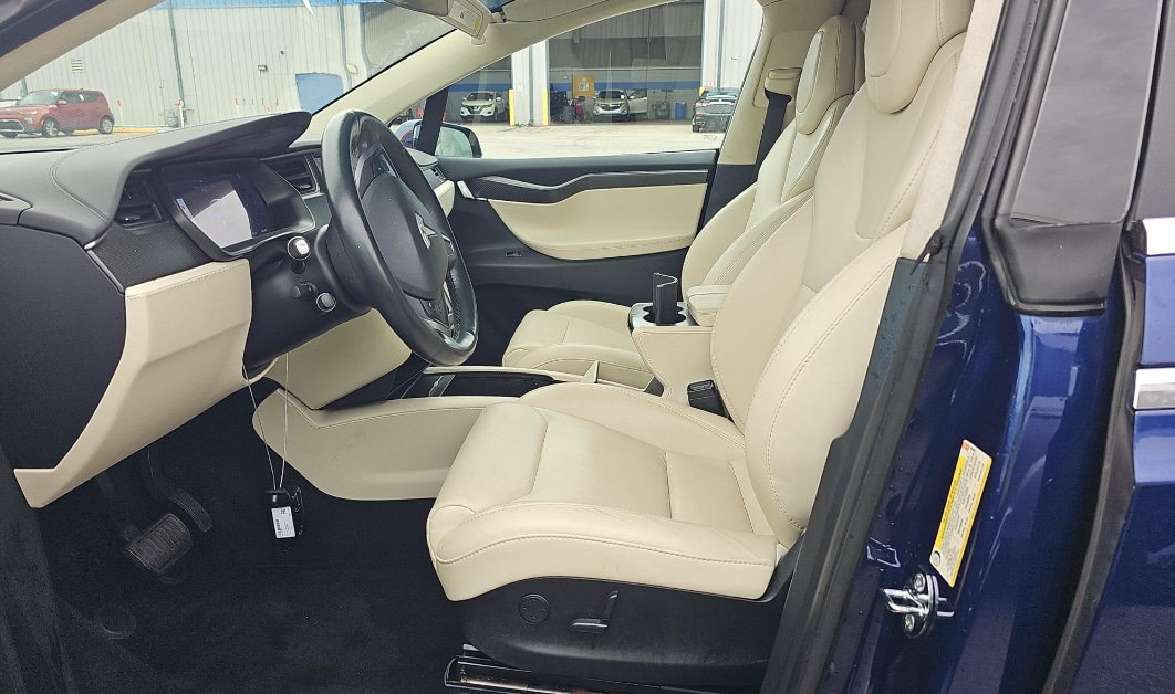 Used 2018 Tesla Model X 75D AWD/4WD image 5