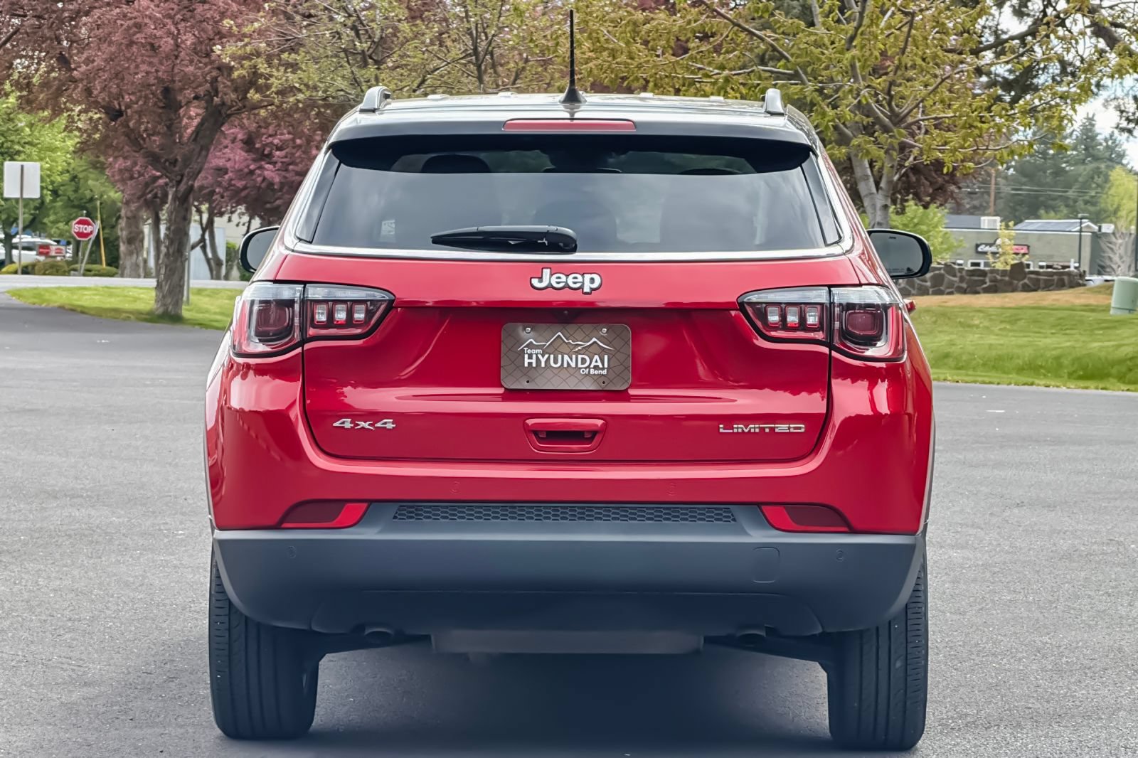Used 2025 Jeep Compass Limited AWD/4WD image 5