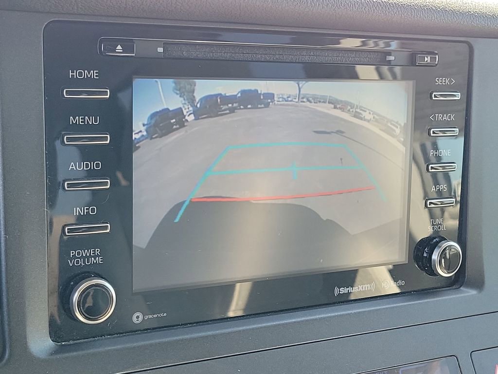 Used 2018 Toyota Sienna LE w/ Carpet Mat Package image 14