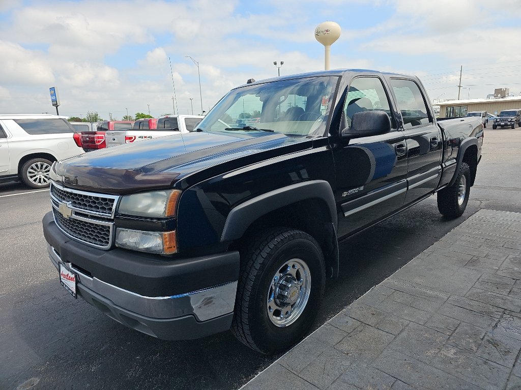 Used 2005 Chevrolet Silverado 2500 LS AWD/4WD image 7